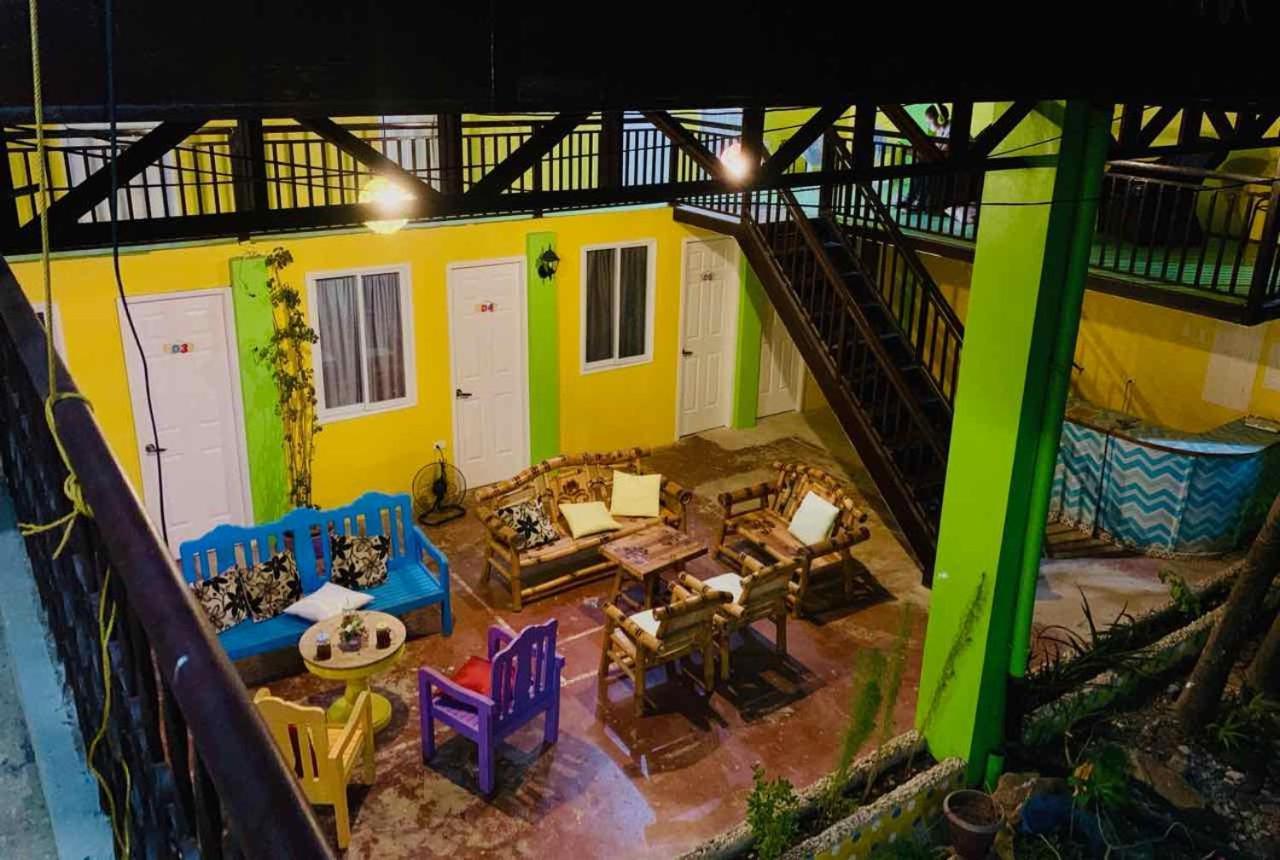 Colors Boutique Hostel Puerto Princesa Exteriör bild